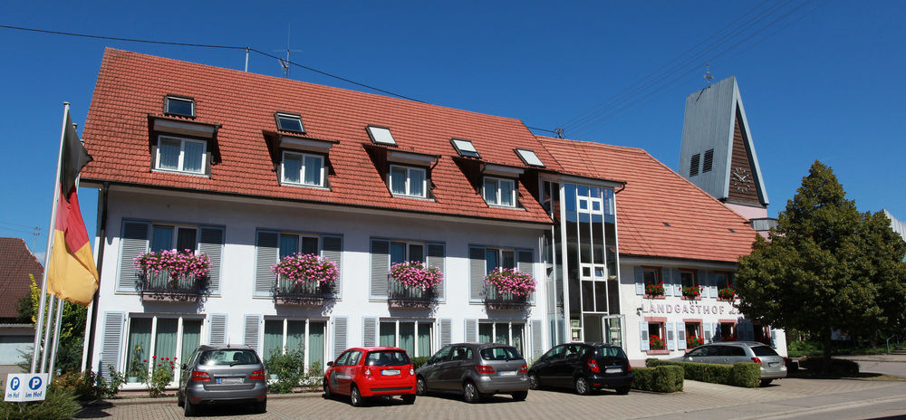 Hotel & Gasthaus Loewen Waldkirch Exterior photo